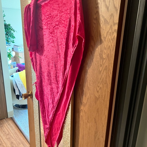 BEAUTIFUL FUCHSIA DRESS BY MOM… SIZE MEDIUM… EXCELLENT CONDITION. - Picture 5 of 10